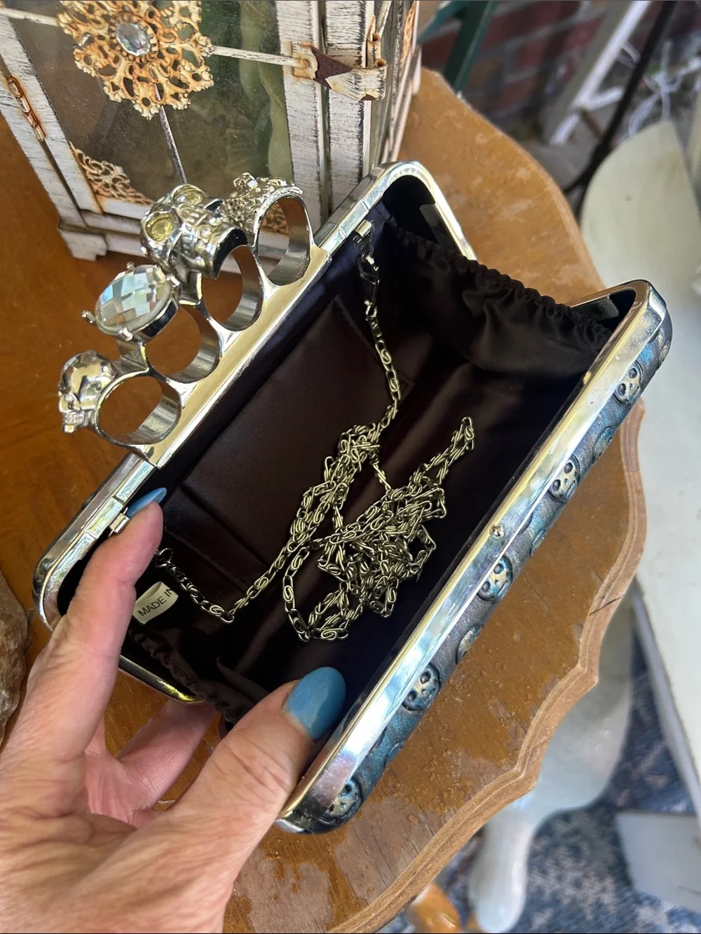 Vintage Skull Embossed Teal Knuckle Ring Clutch